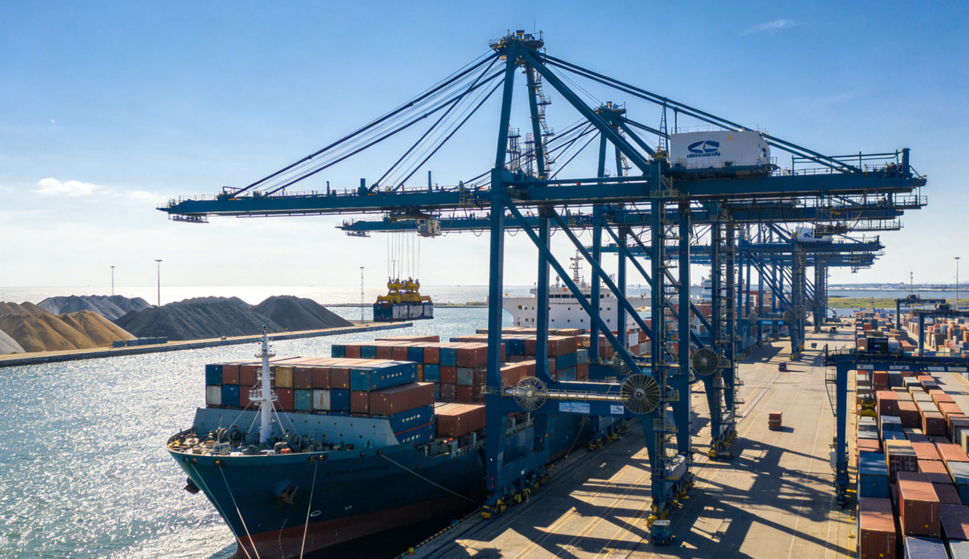 世界油閥霍爾木茲海峽：為何直接影響內(nèi)貿(mào)集裝箱海運(yùn)成本？