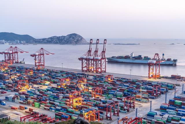 什么是集裝箱碼頭？集裝箱碼頭的定義、功能和構(gòu)成