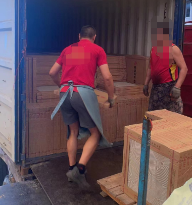 陶瓷瓷磚走集裝箱海運(yùn)物流運(yùn)輸