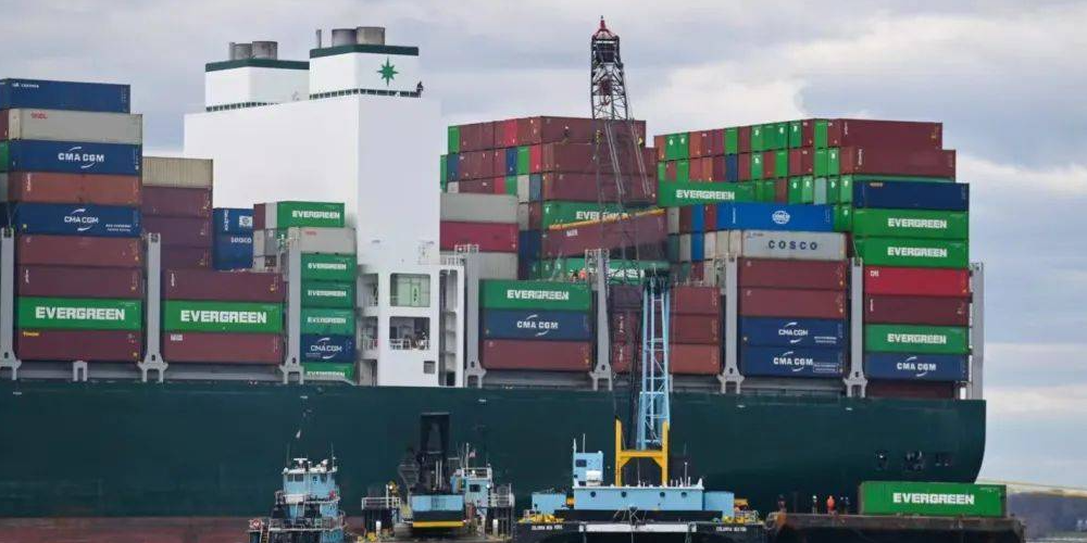 集裝箱船公司開(kāi)始報(bào)廢老舊集裝箱船