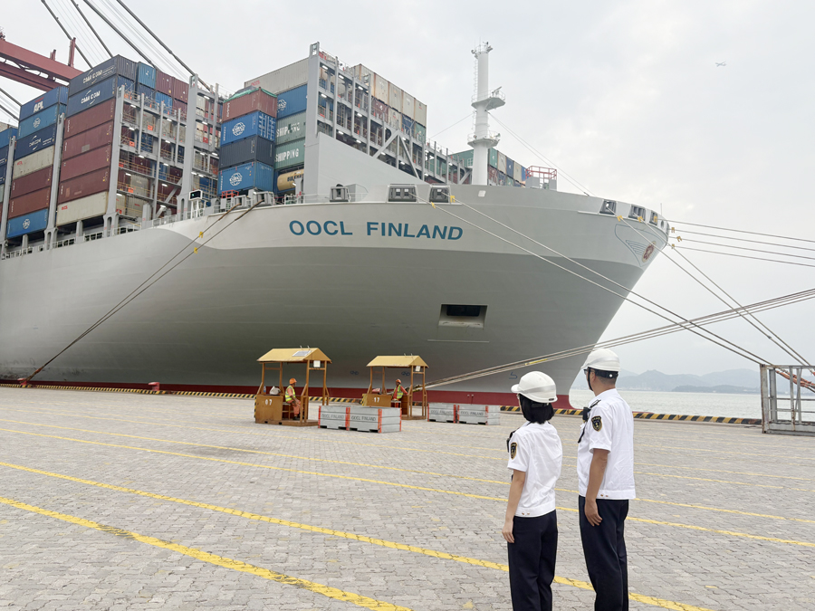 鏈接內(nèi)陸與海洋：廈門(mén)港開(kāi)辟內(nèi)貿(mào)新能源汽車(chē)運(yùn)輸新通道