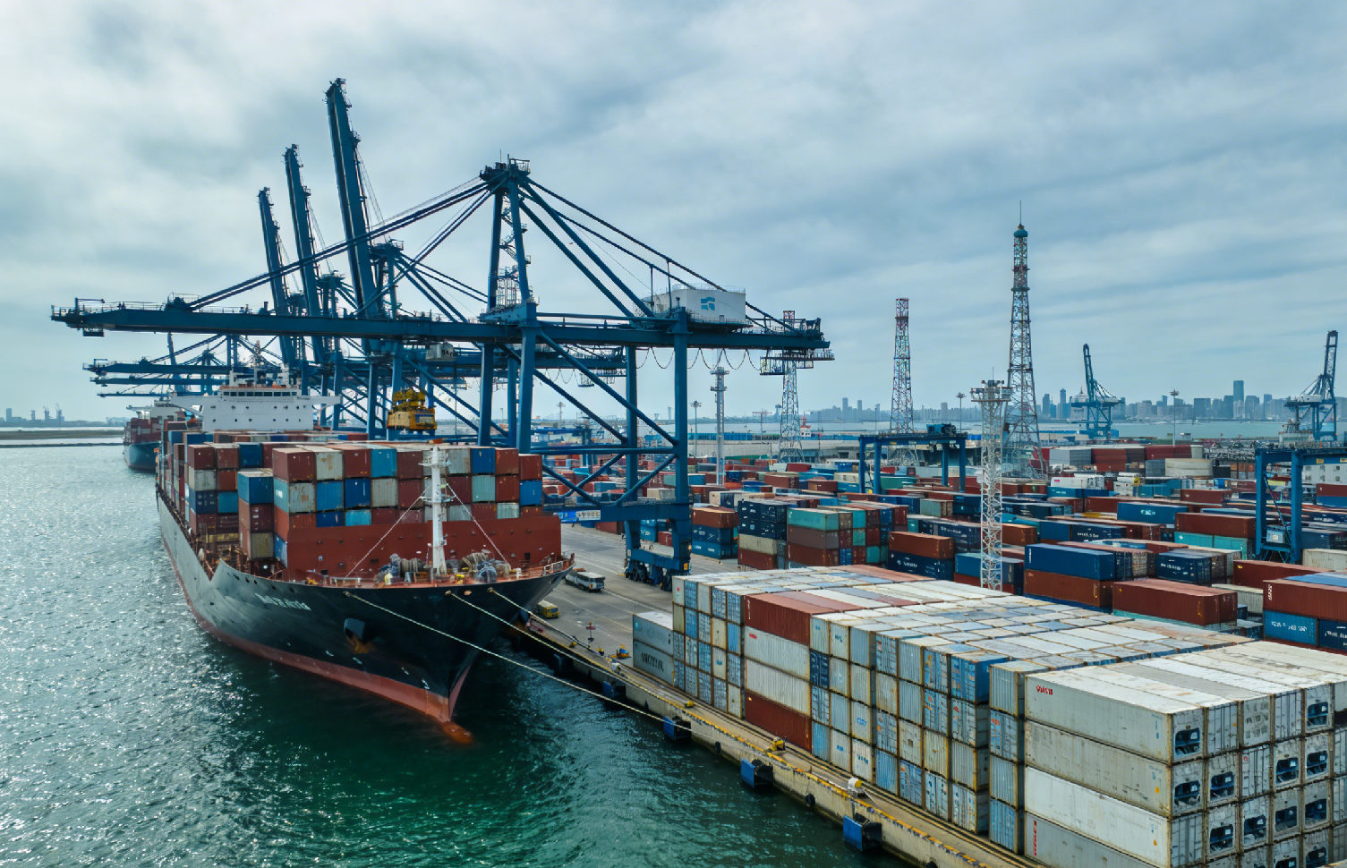 內(nèi)貿(mào)集裝箱海運(yùn)：企業(yè)降本增效的明智之選