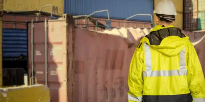 有什么原因?qū)е潞＿\(yùn)集裝箱運(yùn)輸途中損壞？